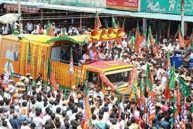Photo of कर्नाटक: चुनाव प्रचार का आज आखिरी दिन, महाराष्ट्र के मुख्यमंत्री शिंदे, प्रियंका गांधी करेंगी रोड शो