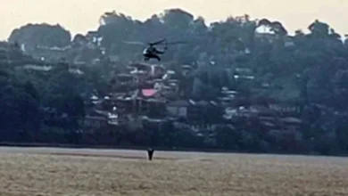 Photo of नैनीताल के जंगलों में भीषण आग पर काबू पाने में लगा एमआई-17 हेलीकॉप्टर